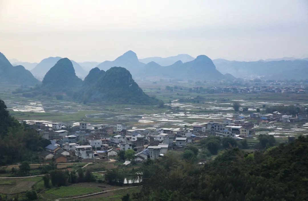 柳城这帮村民自筹80万元修路,是不是有点……_澎湃号·媒体_澎湃新闻