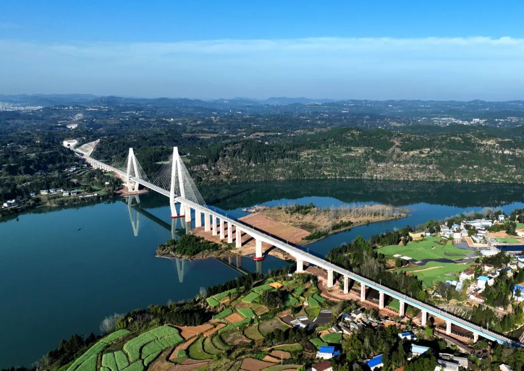 上新川渝黔多条铁路刷新建设进度条