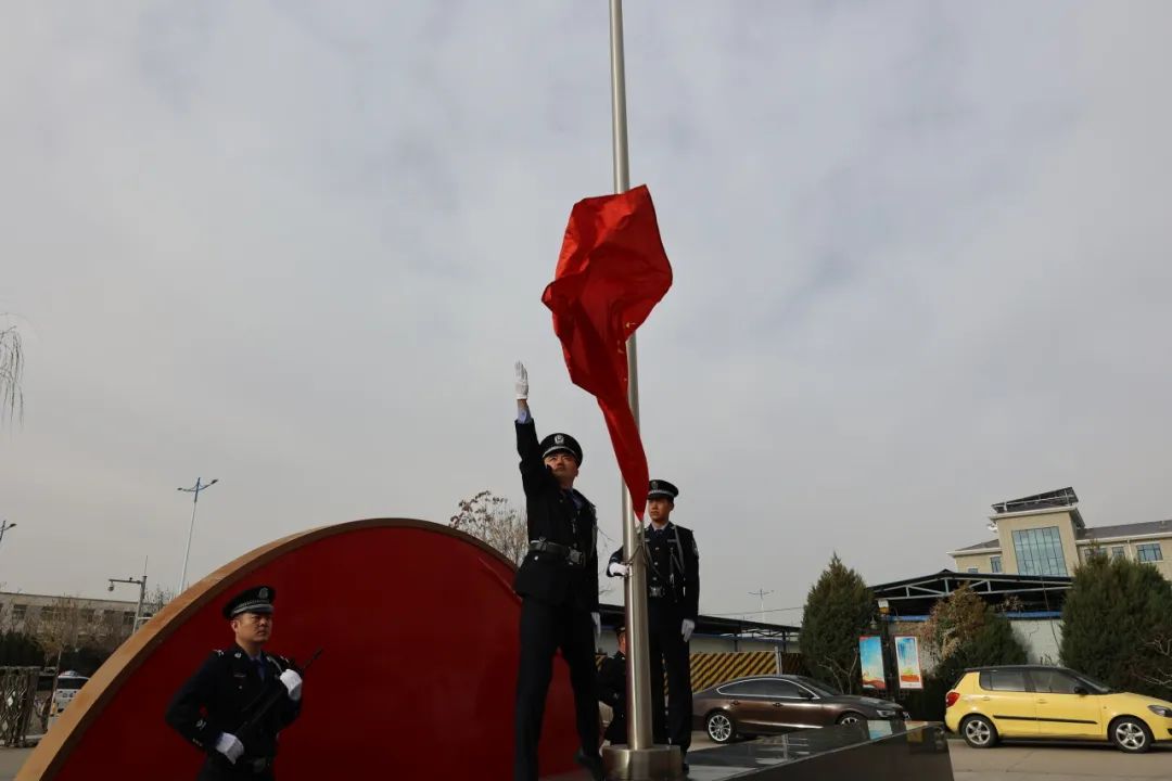 珠海警备区升国旗图片