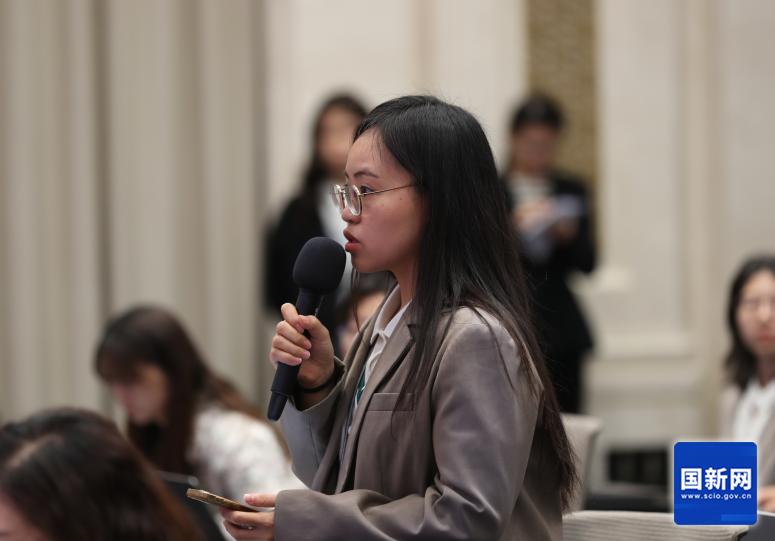 王受文国际贸易谈判代表兼副部长出席国新办发布会介绍