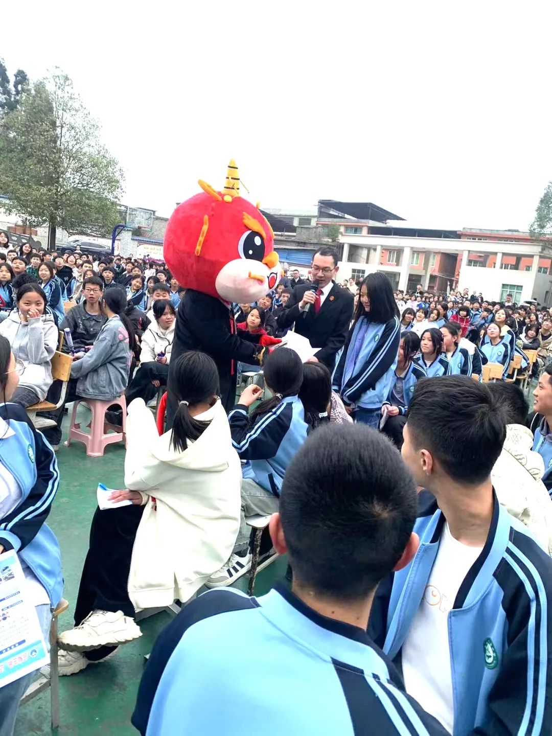 古蔺县茅溪镇初级中学校,龙山镇鱼化小学校等六所学校后,3月26日,泸州