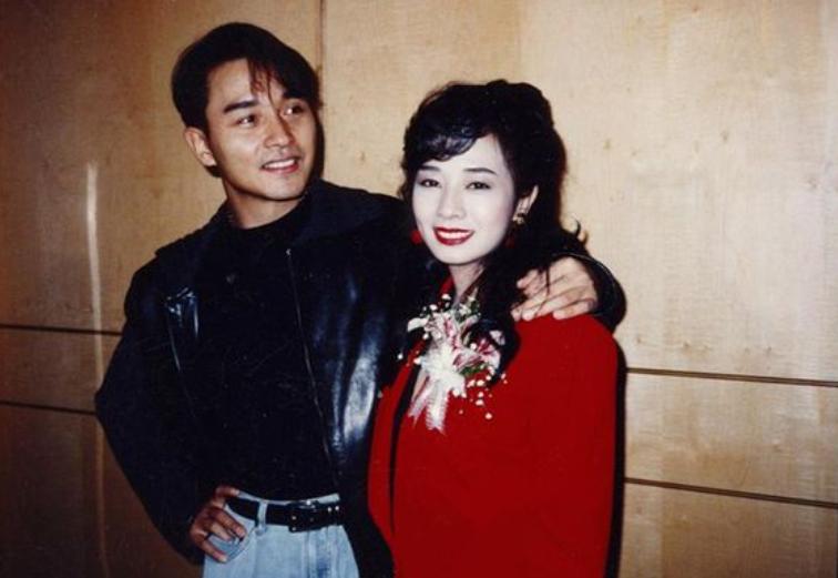 然而,毛舜筠21岁时,嫁给了法裔华侨富商文舒扬,婚后做了全职太太,但不