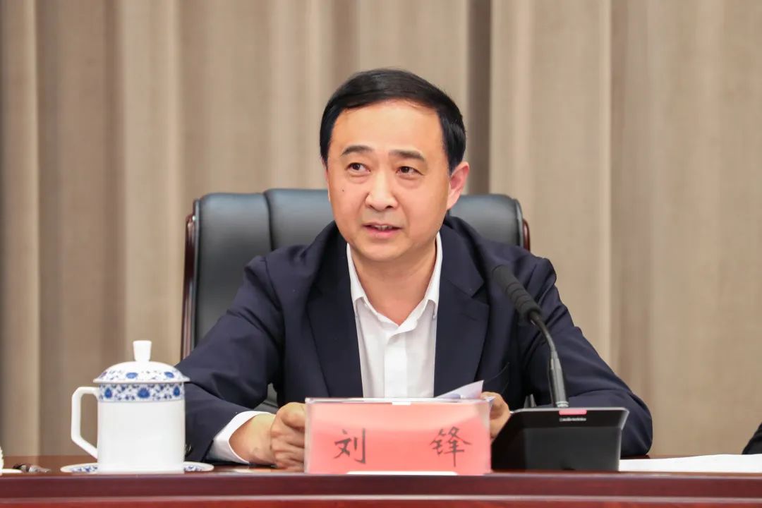 市领导吴隽,曹雄泰,韦情,张龙,罗建国,江民强,罗文军,徐辉,高晓云,市