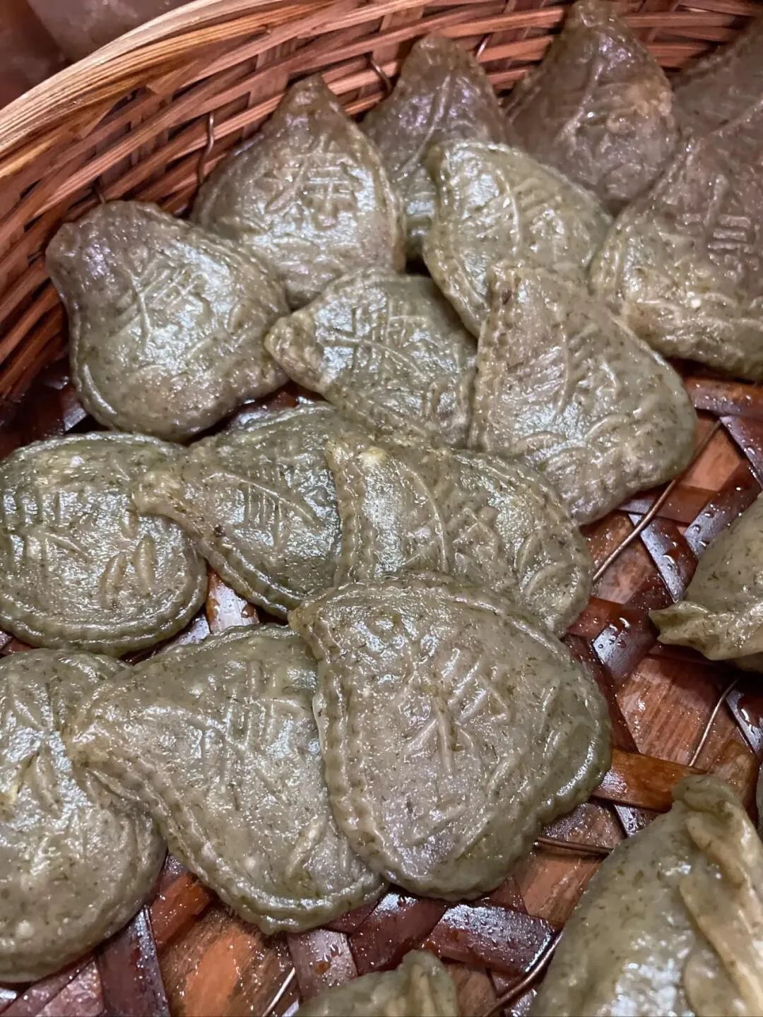 甚至还有衍生出来的不同形状的"艾角",比如寿桃形状,无论是哪一款都是