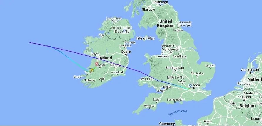 飞行员关闭该发动机,随后该航班紧急改道备降至爱尔兰香农机场(snn)