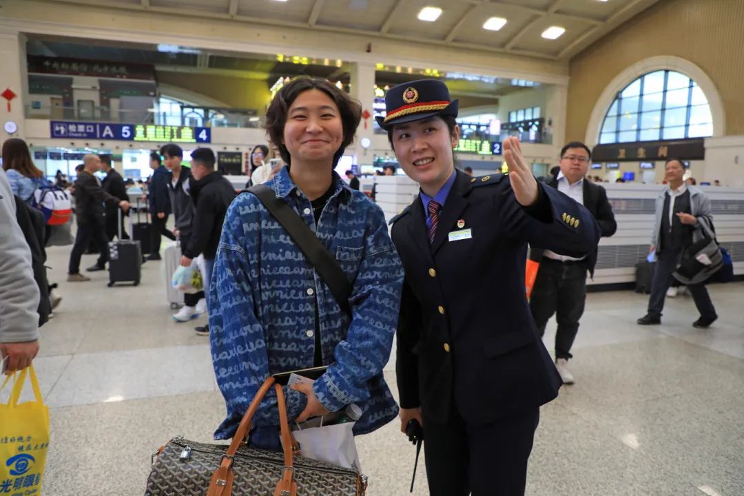 诗人老白烟花三月下扬州奋斗小白三二一上链接