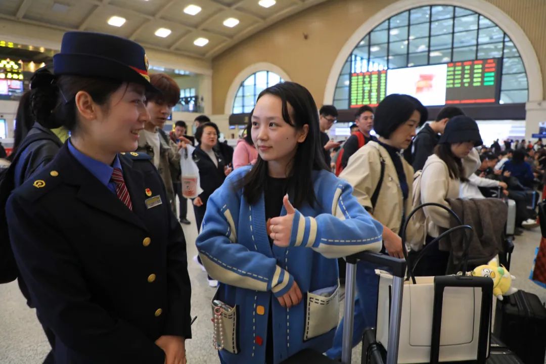 诗人老白烟花三月下扬州奋斗小白三二一上链接