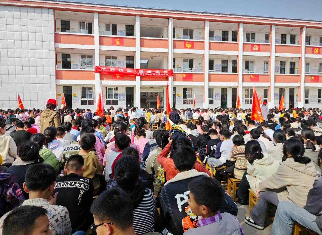 向校园欺凌说不睢宁法院开展送法进校园活动