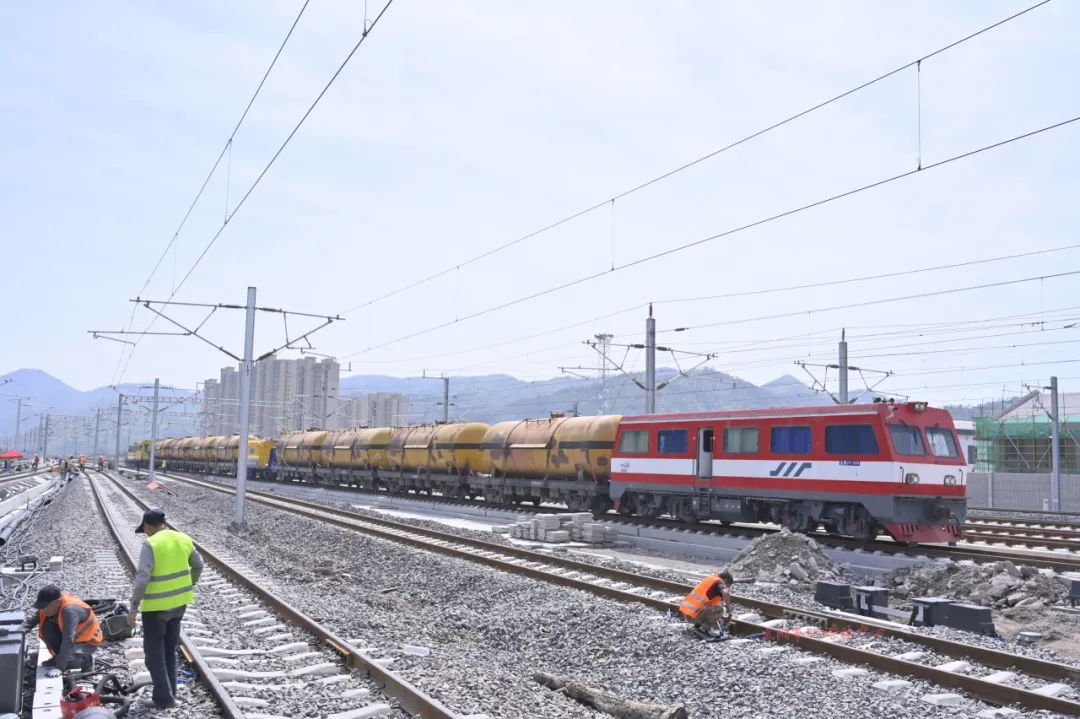 杭温高铁是国内首条兼具国务院混合所有制改革试点和国家发改委社会