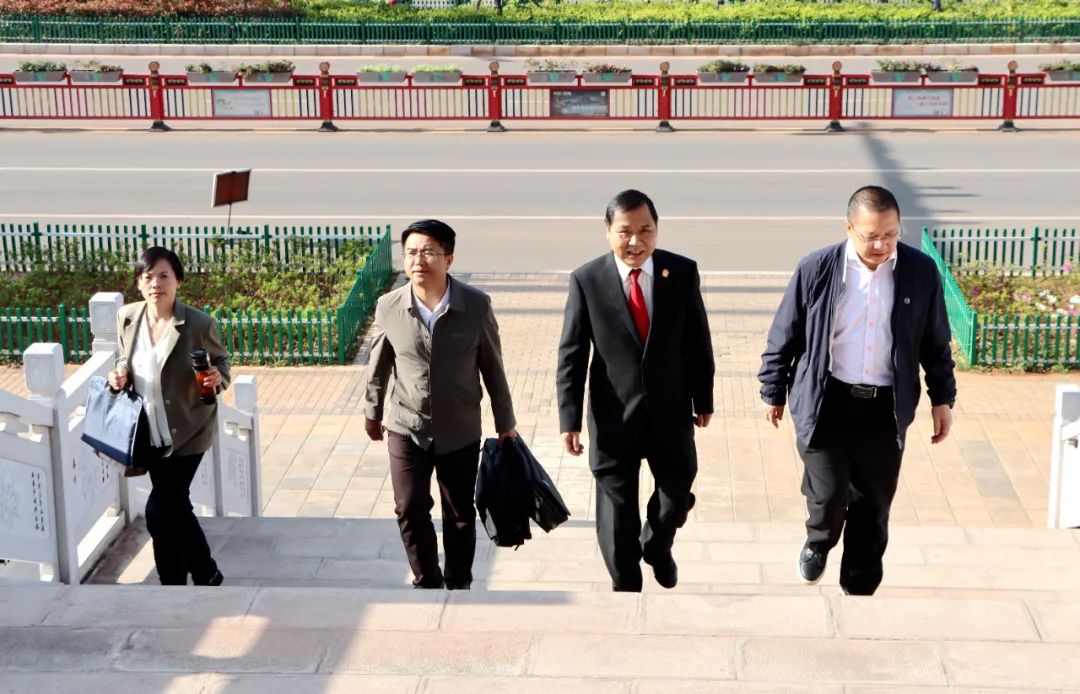 双法动态深入调研摸实情精准指导促提升楚雄中院党组书记院长魏炜到