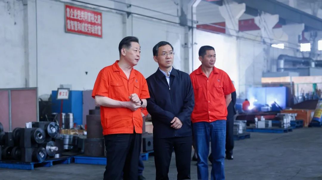 永川法院院长叶永忠走访市人大代表王明安面对面沟通代表建议落实情况