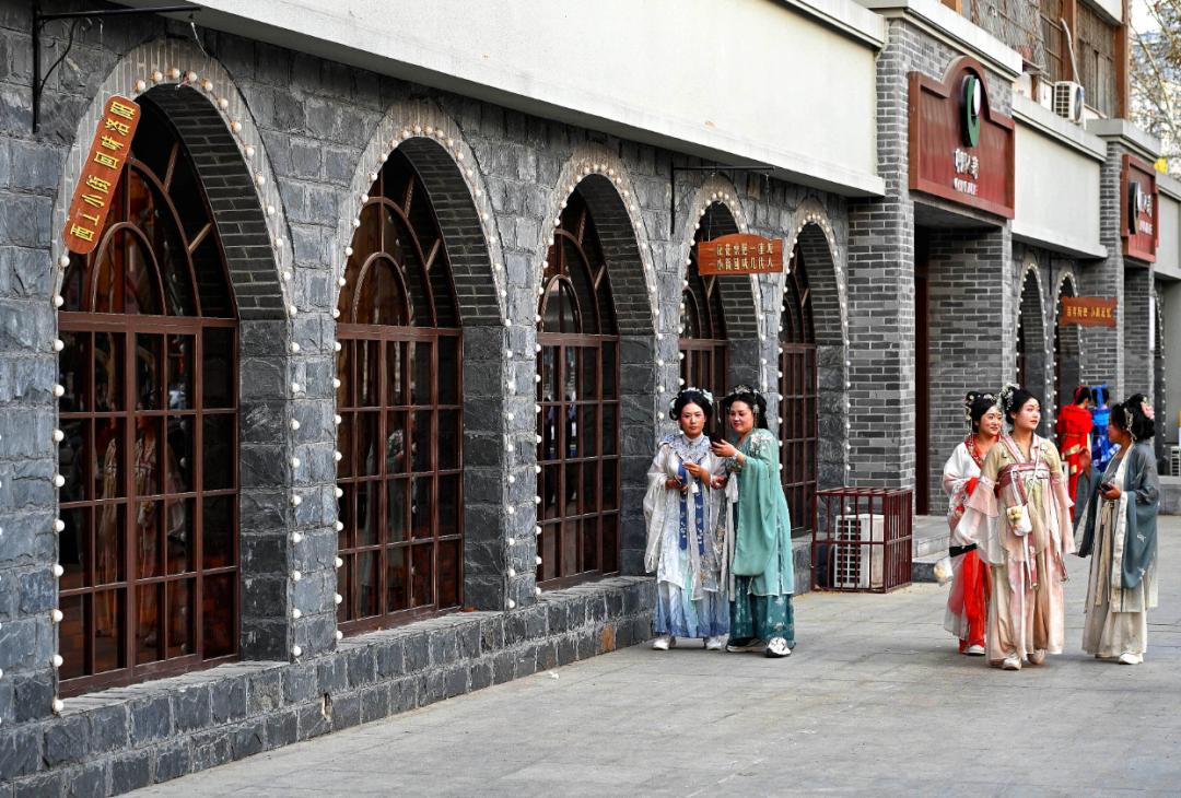 西工小街大变样