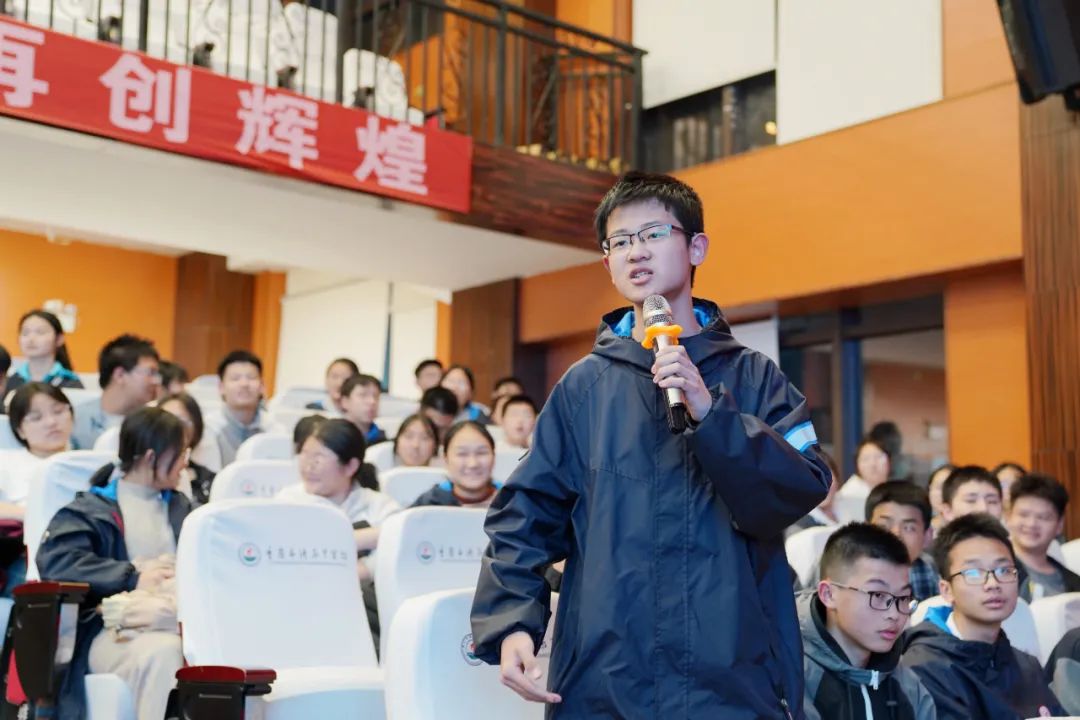 守护花开防欺凌潼南法院防校园欺凌巡讲第一站潼南中学开讲了