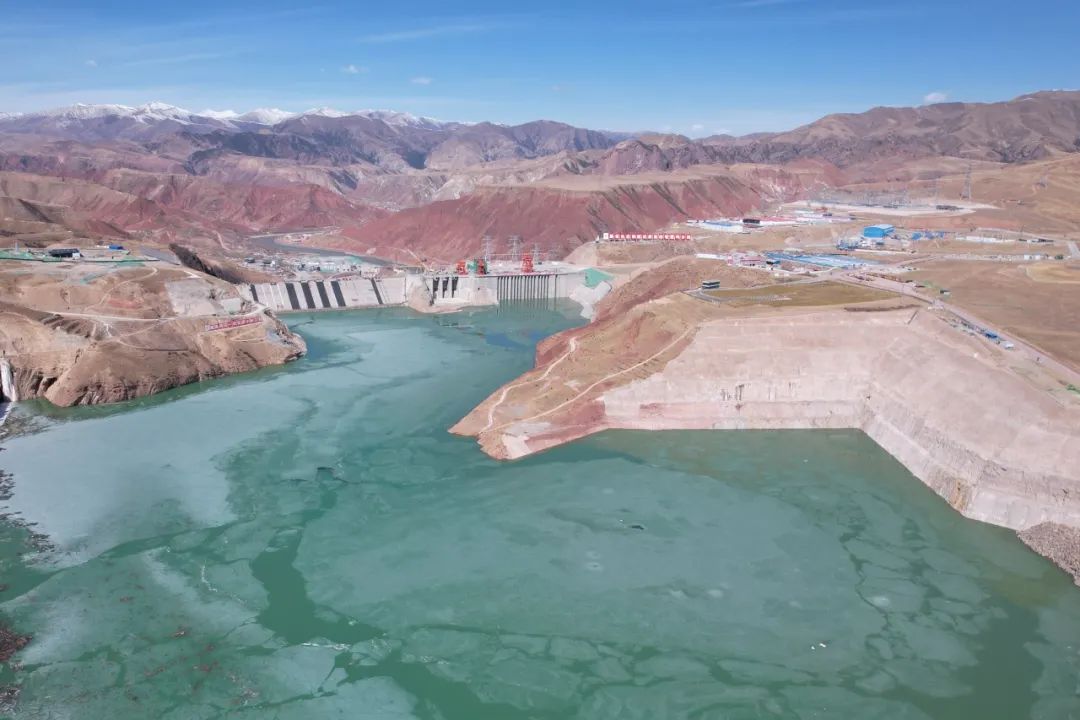 黄河流域在建最大水电站并网发电