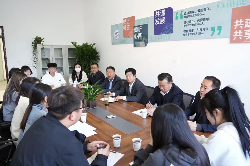 天水师范学院校长汪聚应在一站式学生社区开展校领导接待日活动