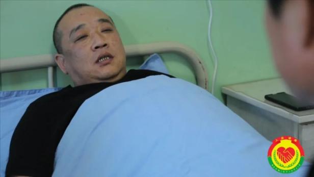 亲眼看到庆云的伤情后,施工公司刘总的态度也由原来的质疑,抵触变成了