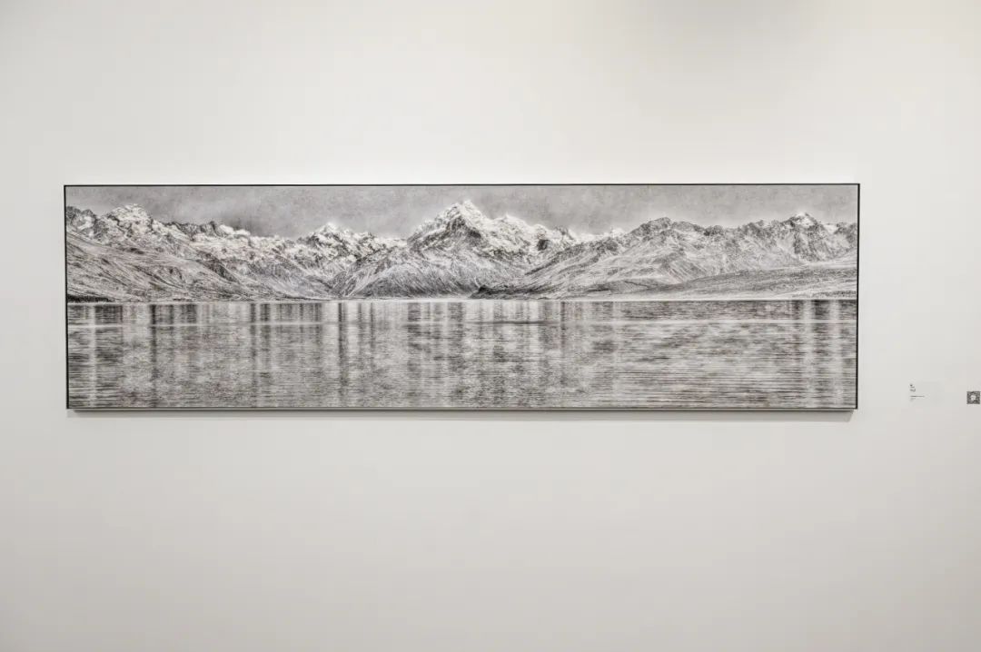 中国当代艺术群展"山水游"在上海久事美术馆开幕_澎