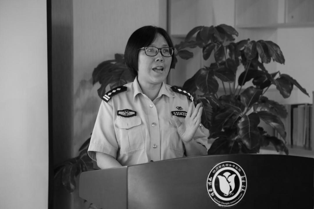 一枚警号丨既属于妈妈,也属于我_澎湃号·政务_澎湃新闻-the paper