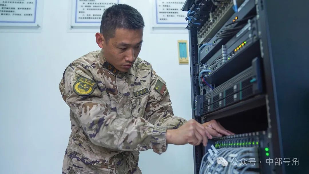 战位风采丨通信战场上的排头兵姚海燕