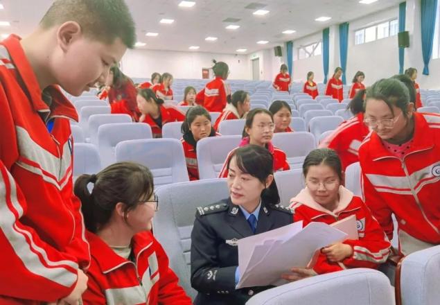 拥抱阳光青春,对欺凌说"不"——庆城公安开展预防校园霸凌主题宣讲