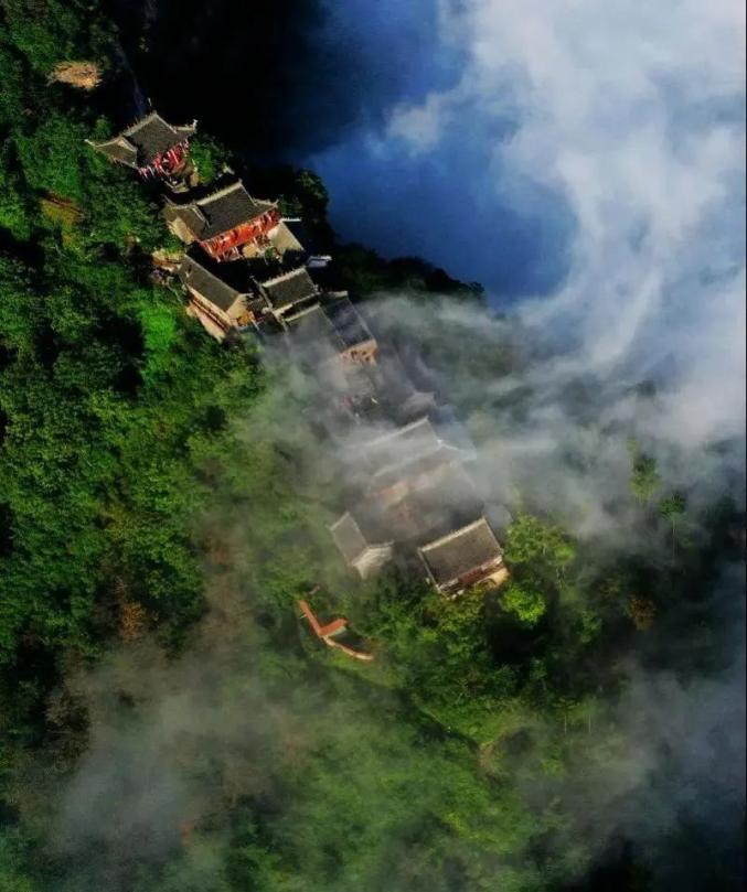 成县鸡峰山.张平良 摄△成县鸡峰山.