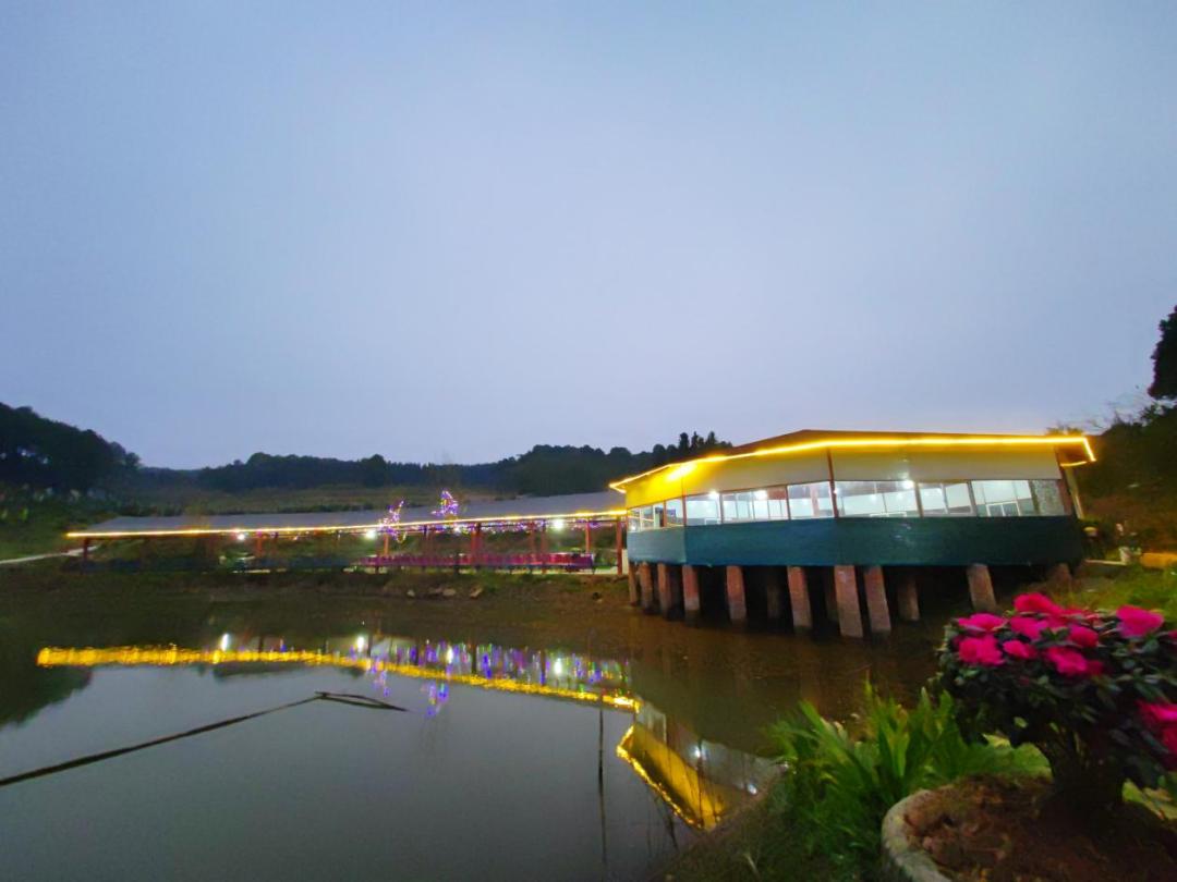 土鸡土鸭,时令无公害蔬菜水果等怀德镇探索和体验怀德镇"一城一塔一