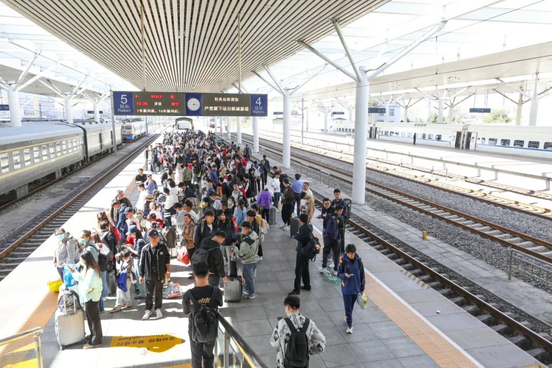 加开列车信息看过来_澎湃号·政务_澎湃新闻-the paper