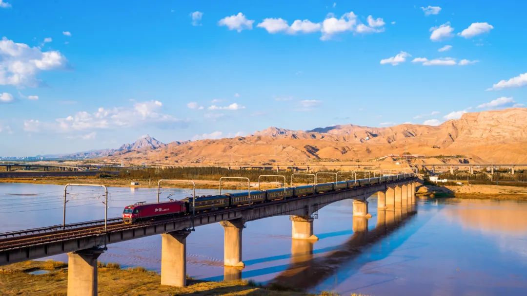 清明假期草原铁路运能再提升!