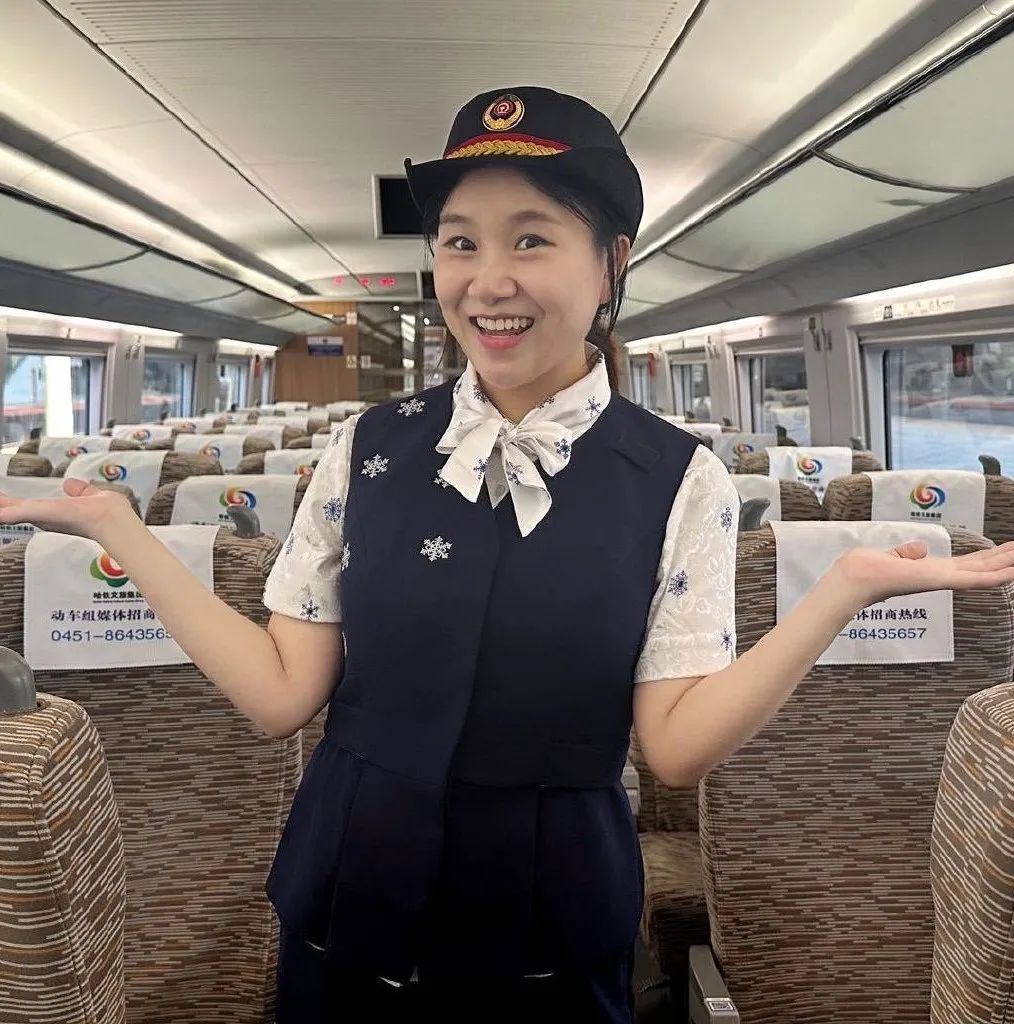网红"铁妞"为武汉的春天代言!