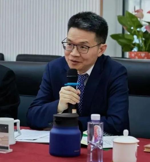 中华中医药学会副秘书长陈俊峰陈俊峰介绍了学会情况,杨国晋介绍访问