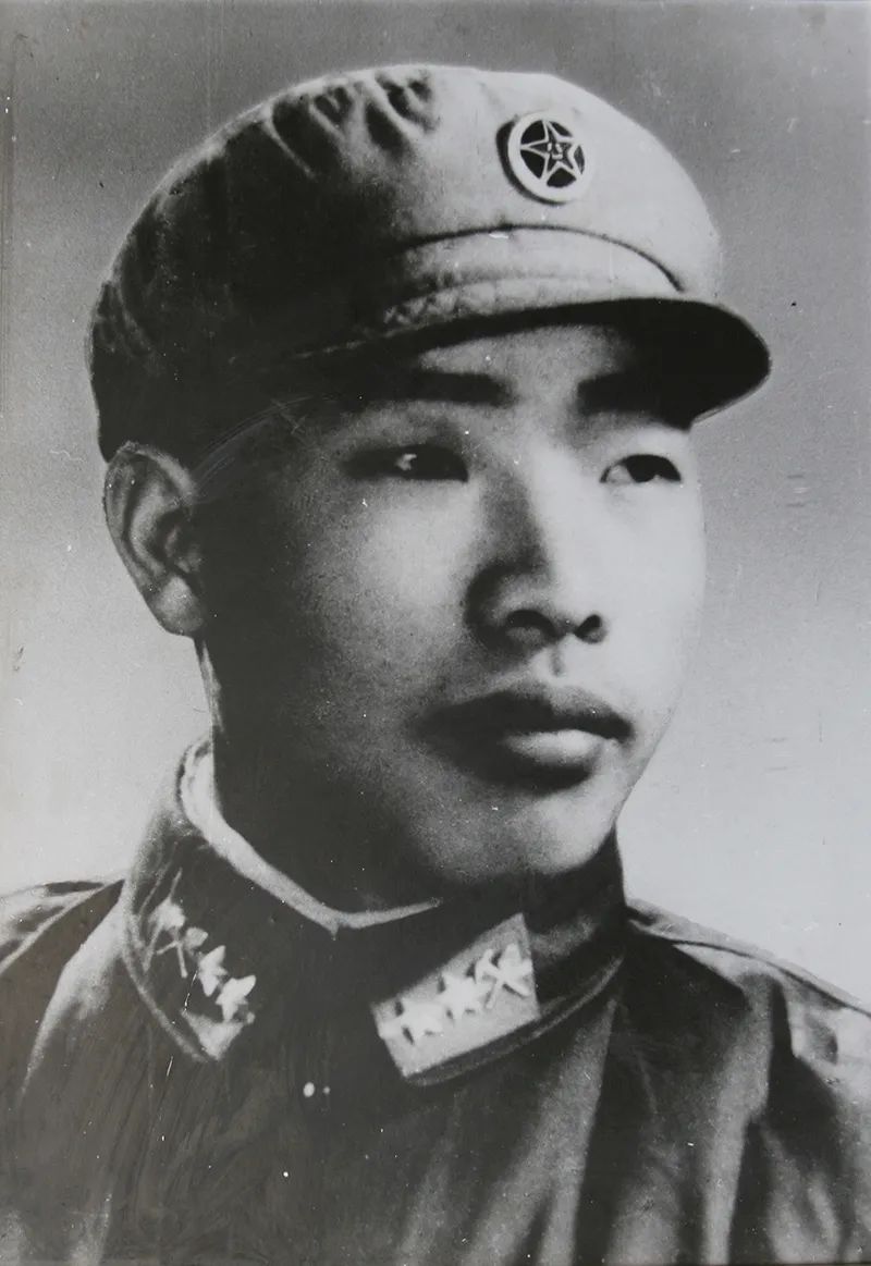 扑向在组织民兵进行实爆训练时王杰1965年7月14日▲视频:李奉坤,李杰