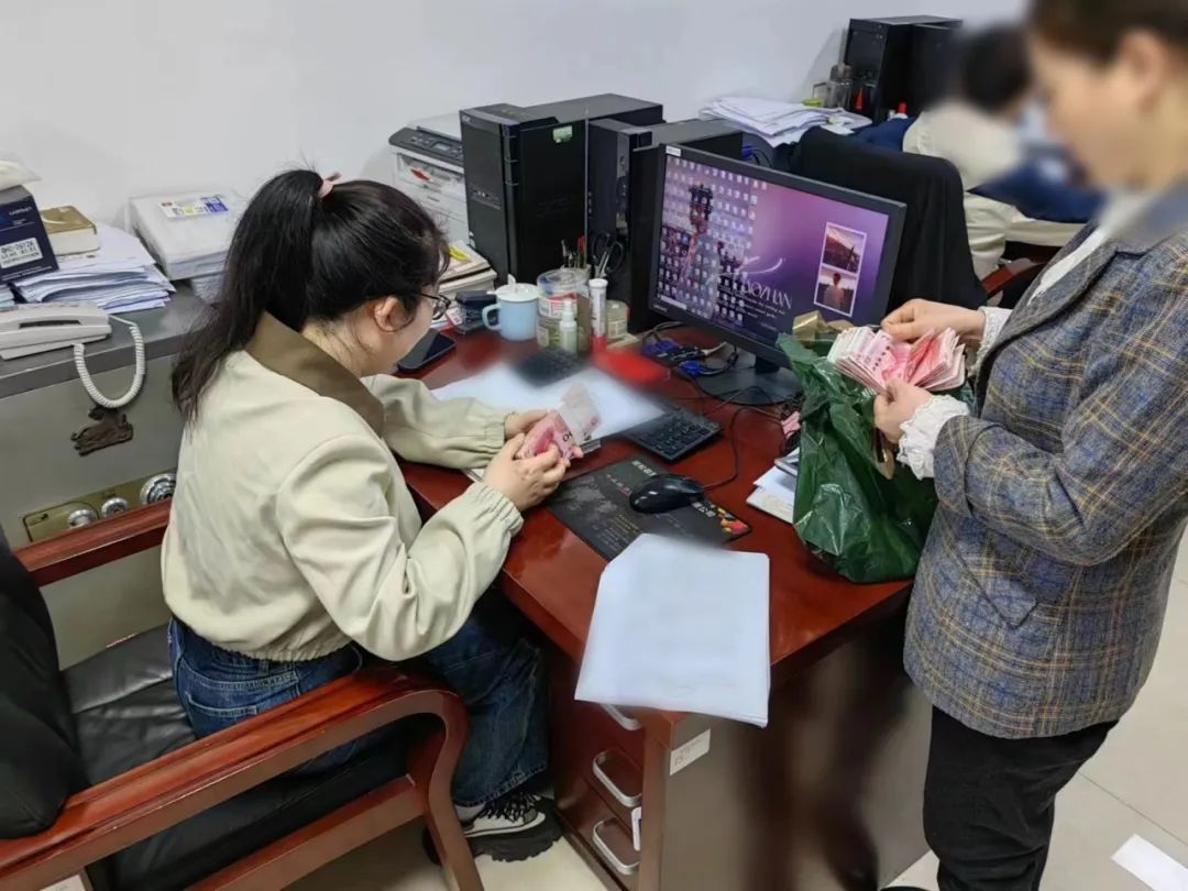 【徽动执行】 雨中执行不停歇 护航发展不止步_澎湃号·政务_澎湃新闻-The Paper