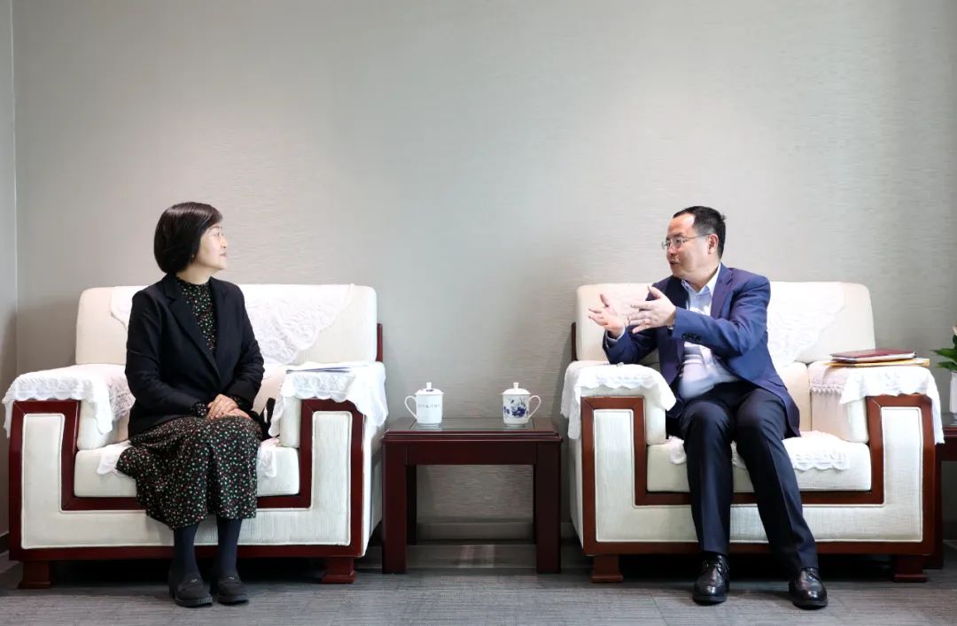 邵志清接待上海市社会主义学院来访