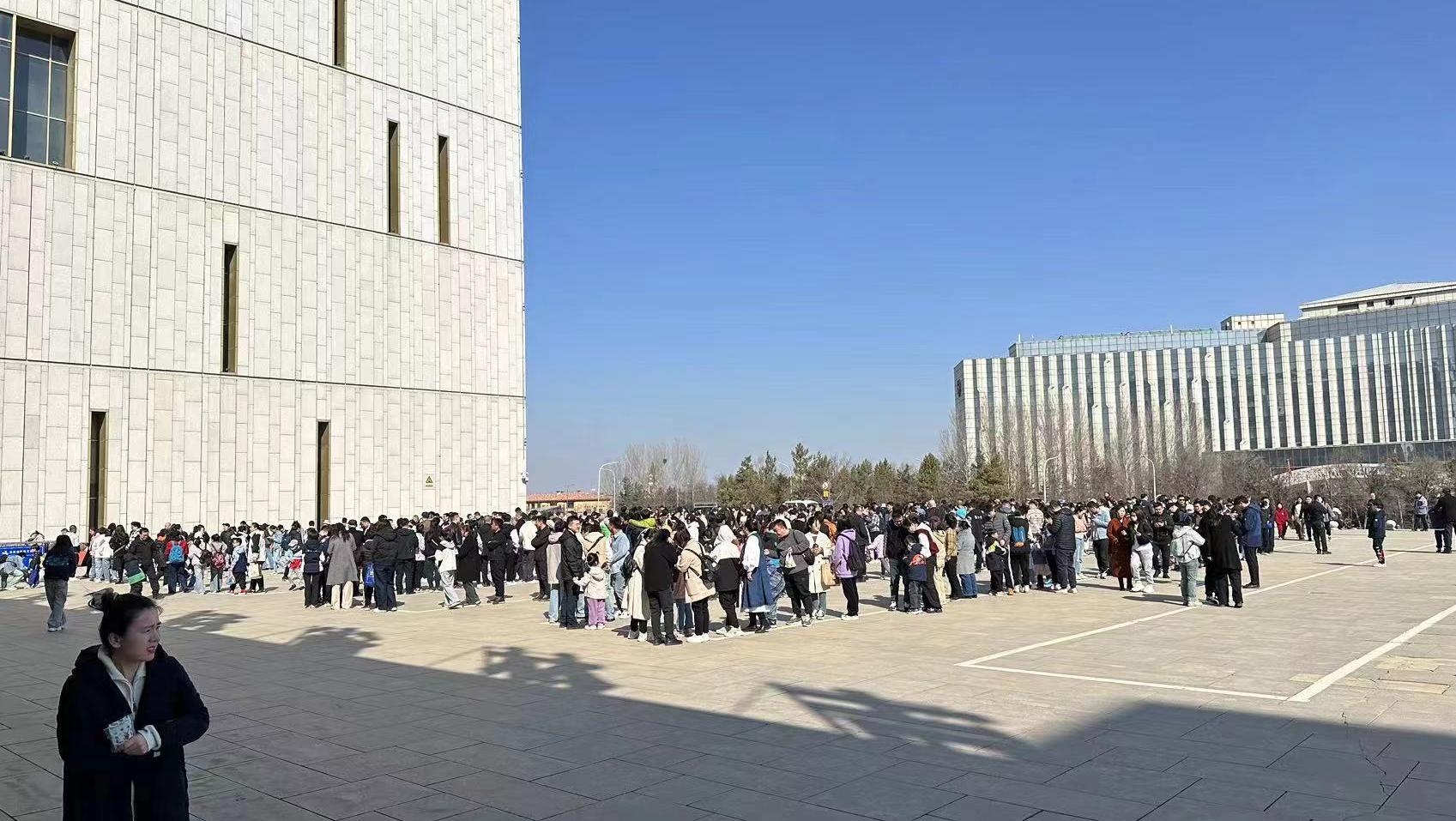清明节首日吉林省博物院迎来参观高峰