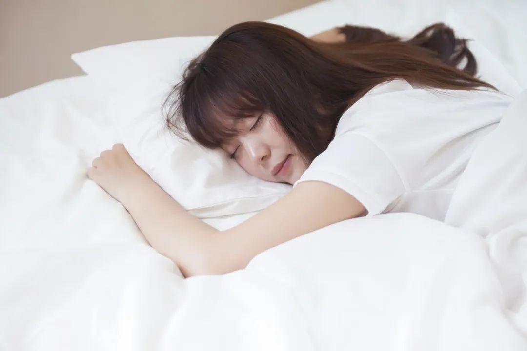 这样睡觉的人,比别人提前衰老 9 个月_澎湃号·湃客_澎湃新闻-the