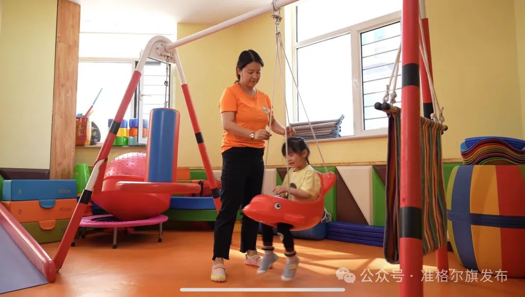 "社区居民曹美丽说.