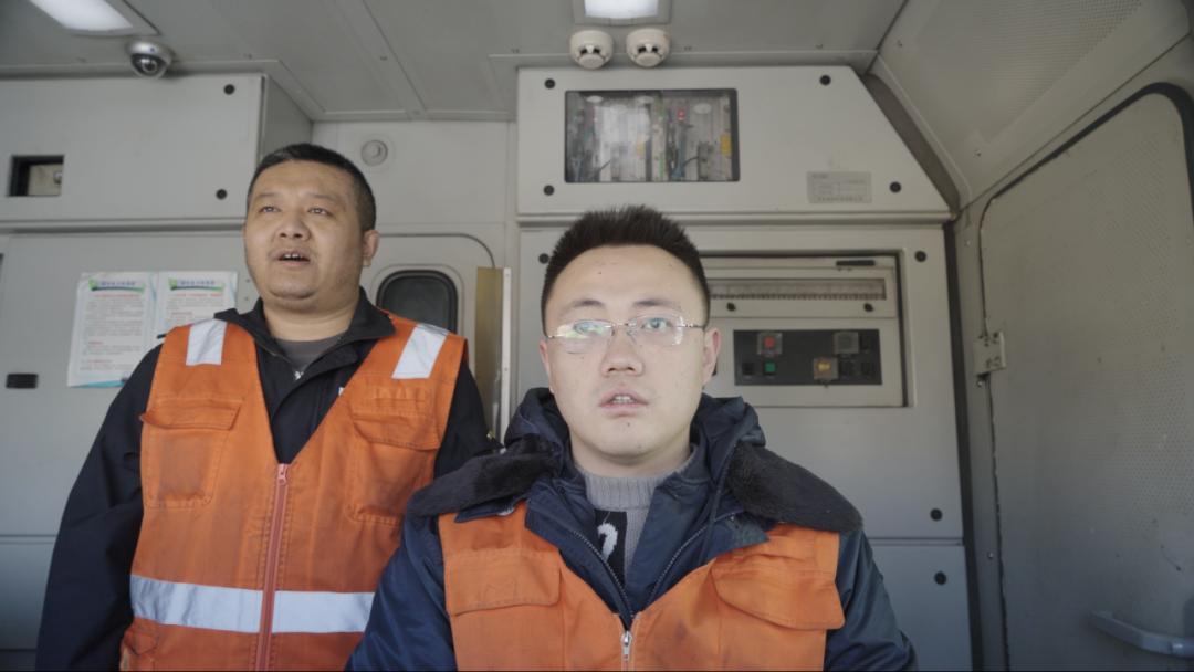 的红进塔至油坊坪,最大坡度14‰,比大秦铁路最难操纵区段的长大下坡道