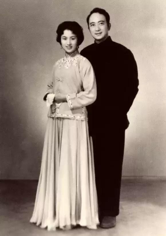 每天都要流逝一点东西,唯独对每天守候在身边的妻子和早已逝去的母亲