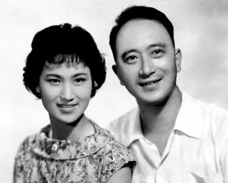 那一代人老派而浪漫,含蓄而坚定的爱情_澎湃号·湃