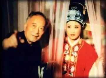 孙道临为王文娟导演《孟丽君》041964年初,王文娟怀孕了.