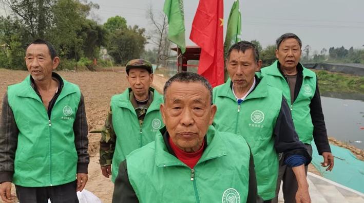 重庆六位老年农民志愿者的环境保卫战 | “人民战塑”PP038