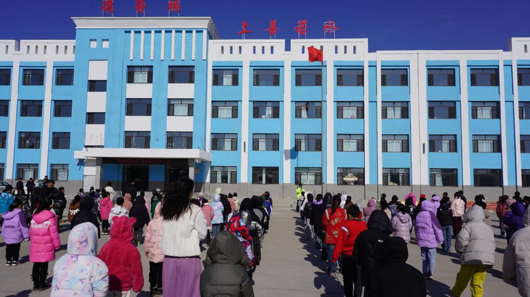 洮南公安交巡警大队种"安全"的种子 开"平安"的花