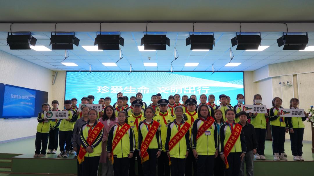 洮南公安交巡警大队种"安全"的种子 开"平安"的花