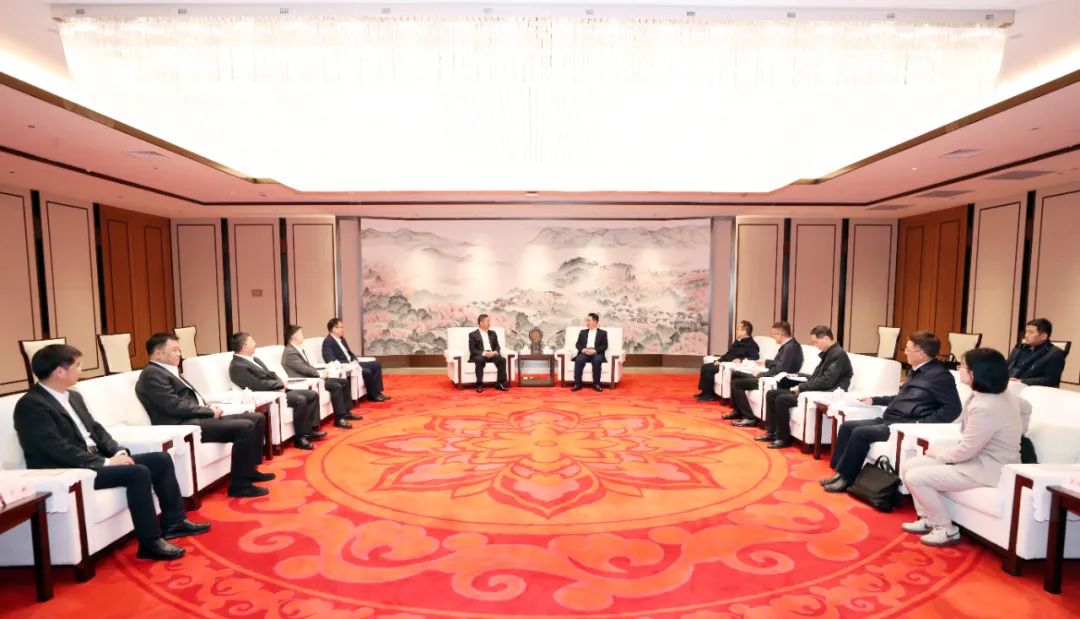 浙商银行总行副行长林静然;市委常委,副市长顾海东,市政府秘书长俞愉