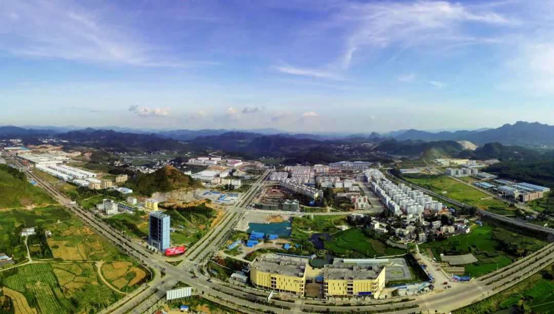 瞄定"富矿精开" "链"出高质量发展新价值——黔东南州全力推进硅精深