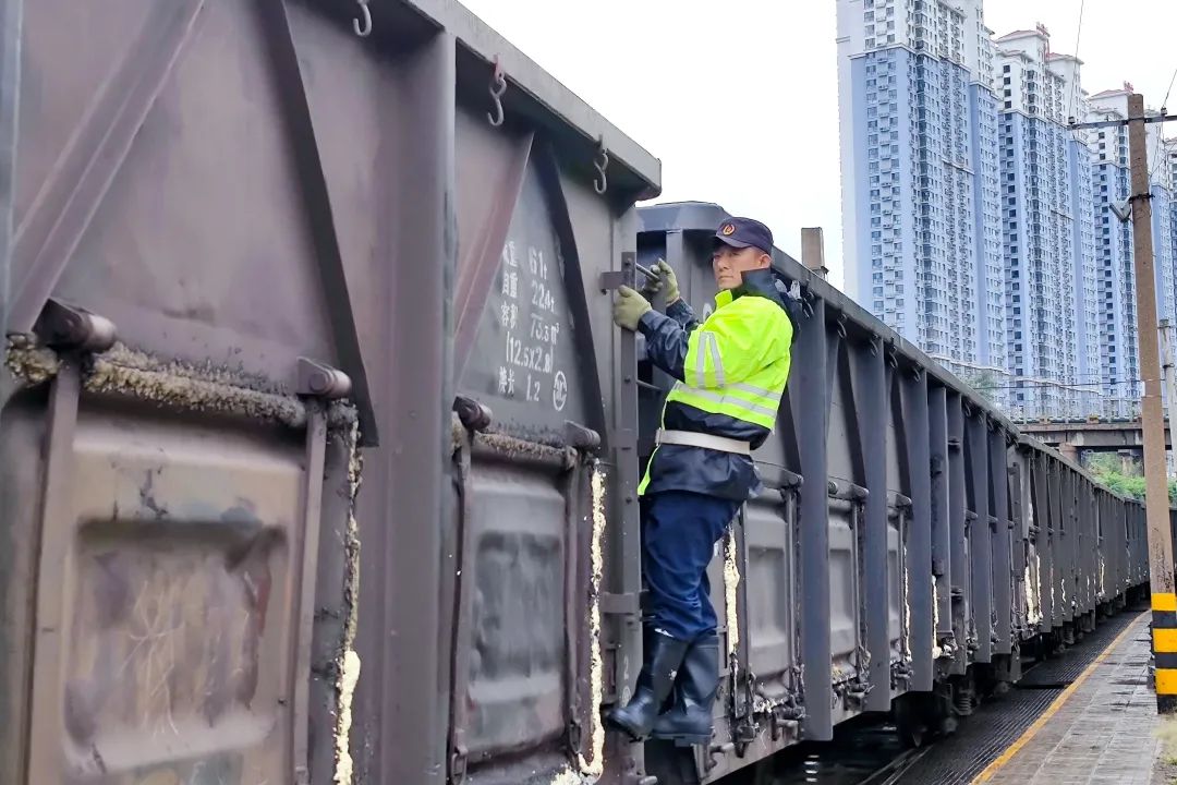 看这就是铁路人的热辣滚烫