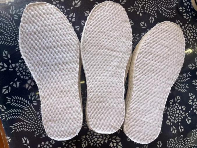 做布鞋,在中国有3000多年的悠久历史.