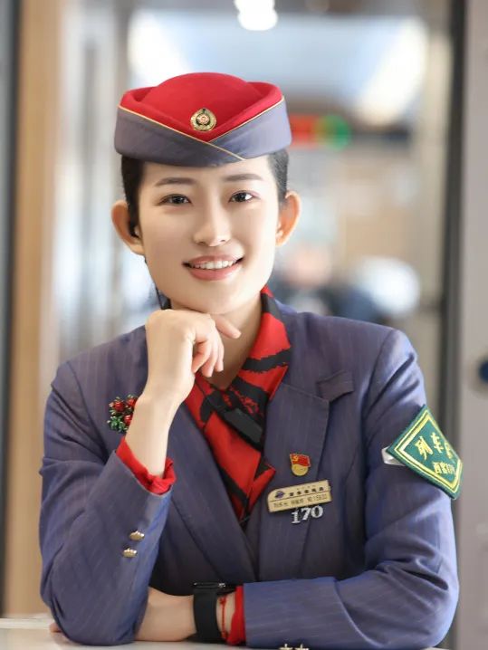 春日列车:美女列车长带你踏春赏花!_澎湃号·政务_澎湃新闻-the paper