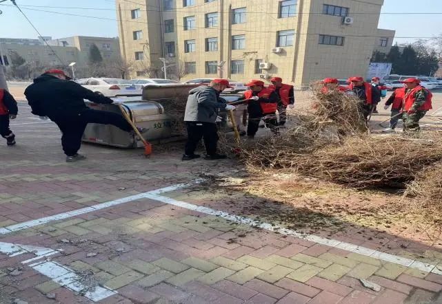 辽阳市弓长岭区司法局组织社区矫正对象开展公益活动