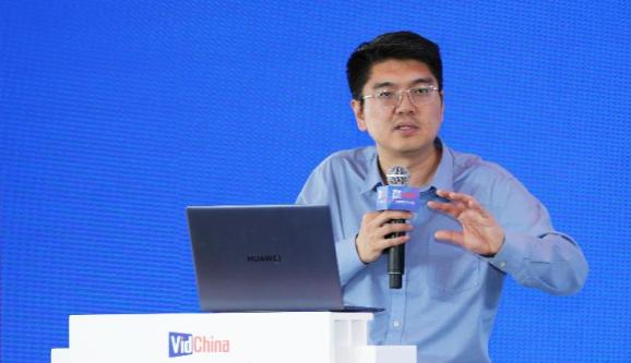 腾讯在线视频副总裁韩志杰分享了网络视听平台拓展国际市场,网络视听